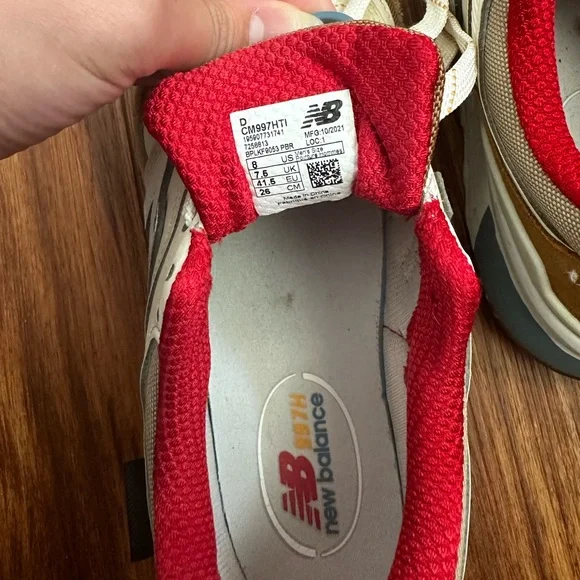 New Balance Sneakers - Picture 2 of 5